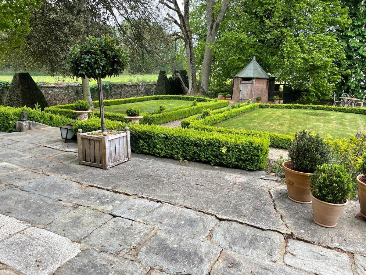 Le Manoir De La Bigotiere Bed and Breakfast Pleslin-Trigavou Εξωτερικό φωτογραφία